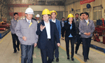 西安市委常委、常務(wù)副市長(zhǎng)岳華峰蒞臨西瑪電機(jī)調(diào)研指導(dǎo)。——西安博匯儀器儀表有限公司